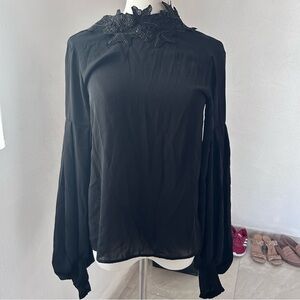 🖤 Zara Black Top with Lace Collar – Elegant & Versatile | Long Sleeves 🖤
